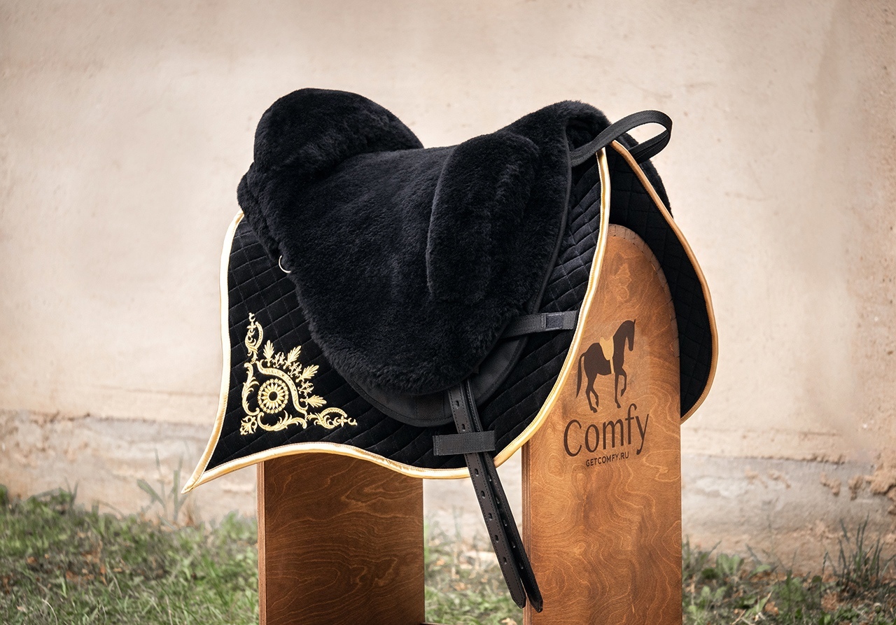 Безленчиковое меховое седло КОМФИ (чёрное)
