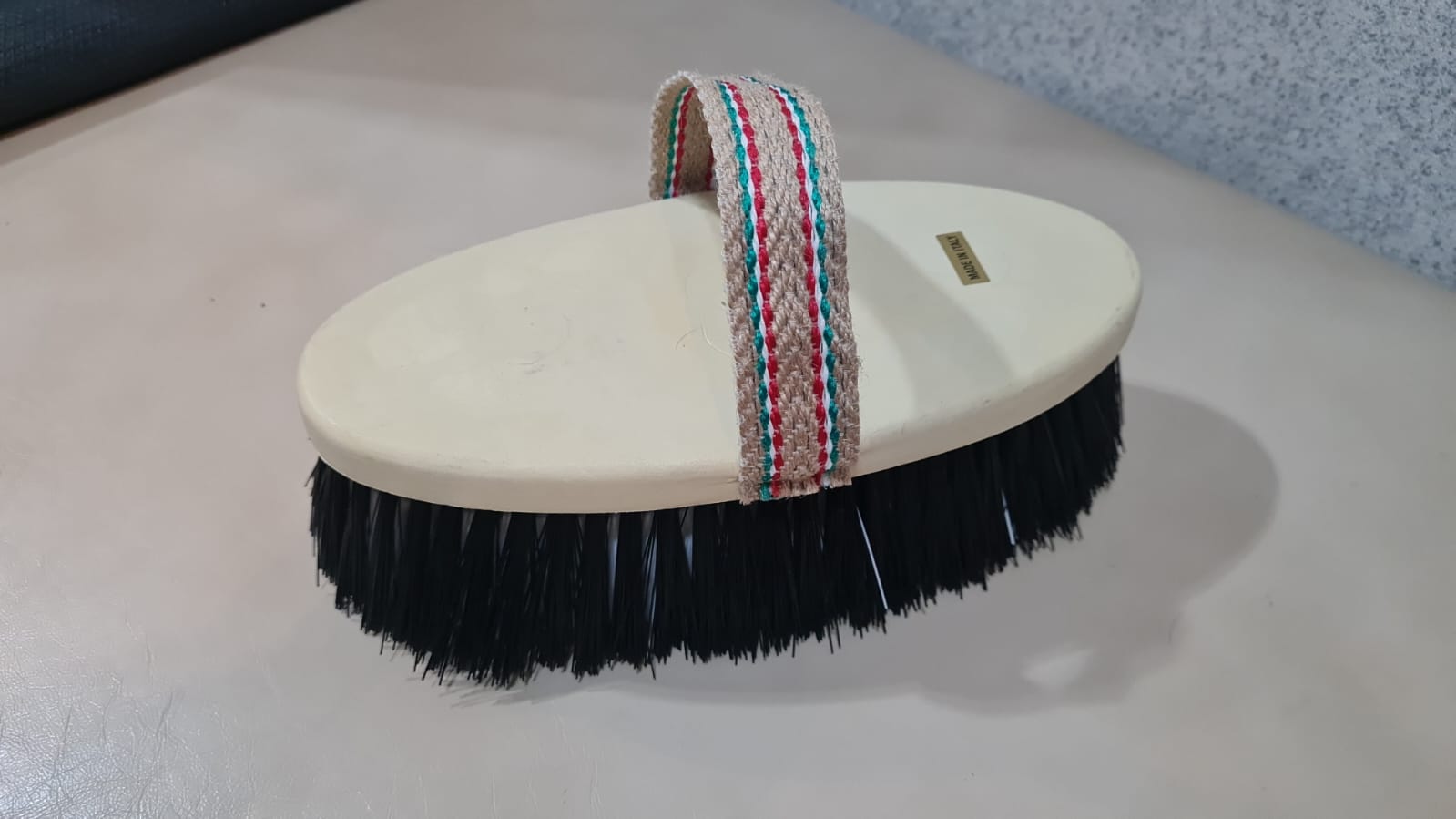 Щетка с синтетической щетиной